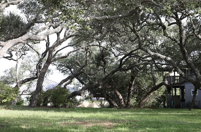 Listing photo 3 for 9 Bahama St, Rockport TX 78382