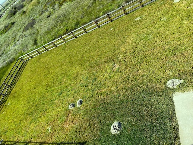 birds eye view of property featuring a rural view