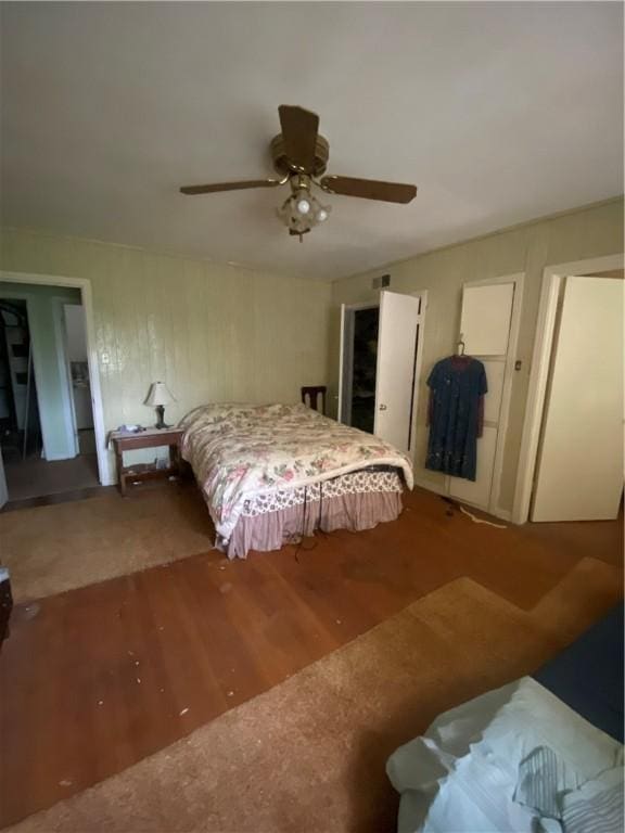 bedroom with ceiling fan