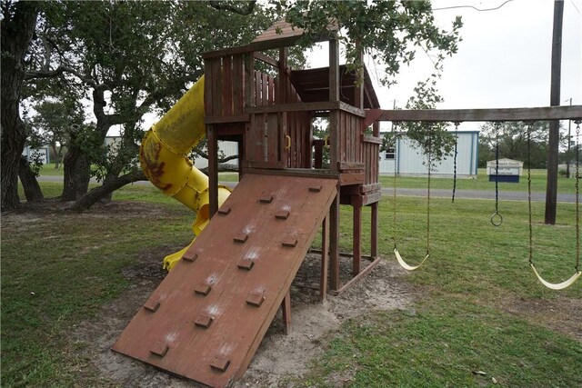 148 W Glen Oak Ln, Rockport, TX 78382