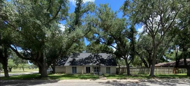1801 Clare Dr, Alice, TX 78332 - view of front of home