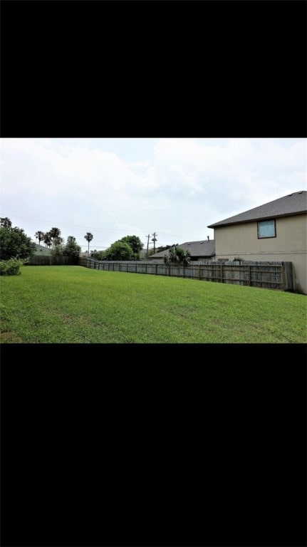 Listing photo 3 for 1000 Bluff Dr, Portland TX 78374