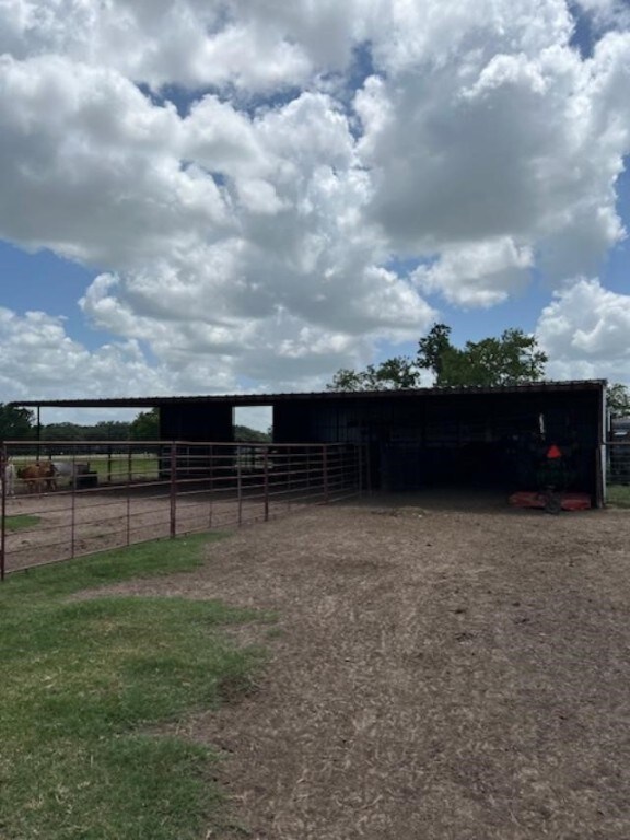 8652 State Highway 111 E, Yoakum, TX 77995 - photo 28