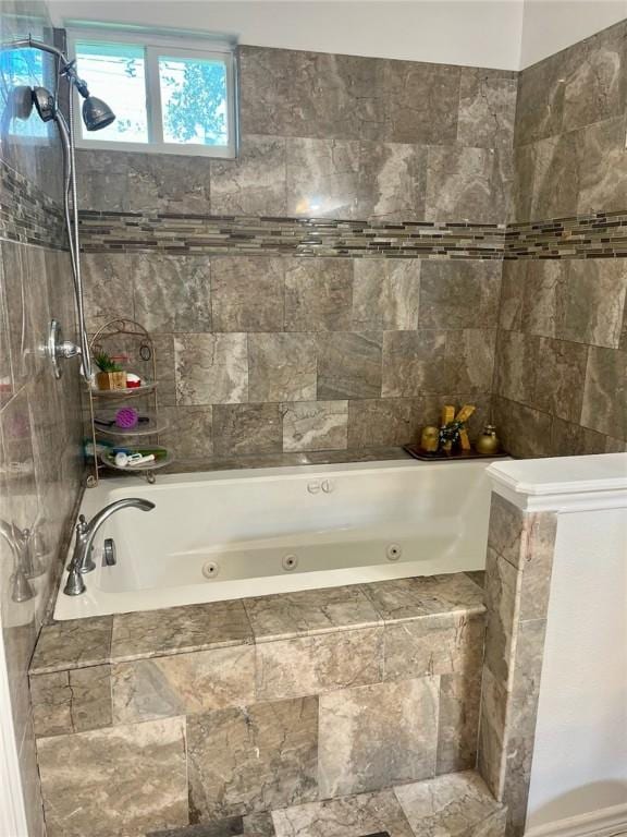 861 Redwood Ave, Rockport, TX 78382 - view of full bathroom