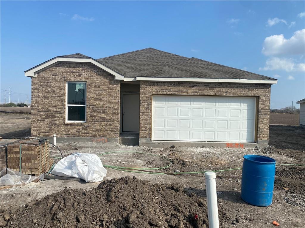 view of front facade with a garage