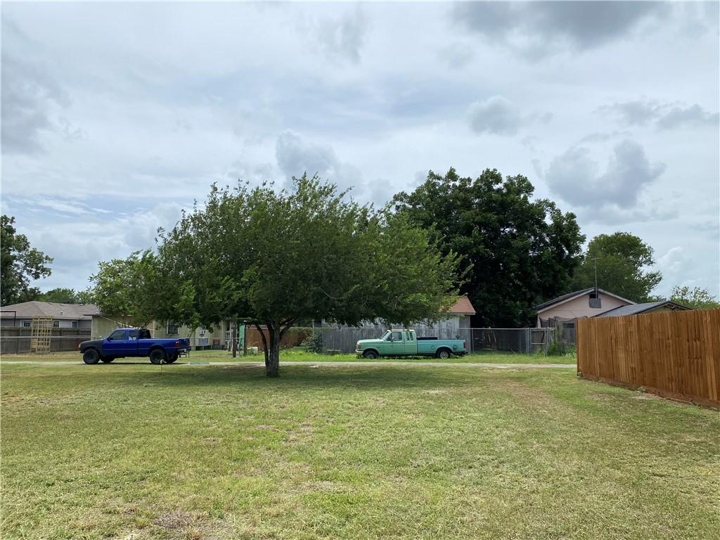 000 Olmito St, Alice, TX 78332 - photo 4