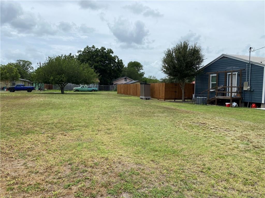 000 Olmito St, Alice, TX 78332 - photo 2