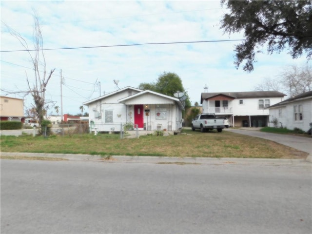 405 Chaparral St, Alice, TX 78332 - photo 4