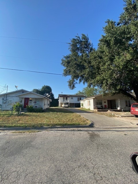 405 Chaparral St, Alice, TX 78332 - photo 6