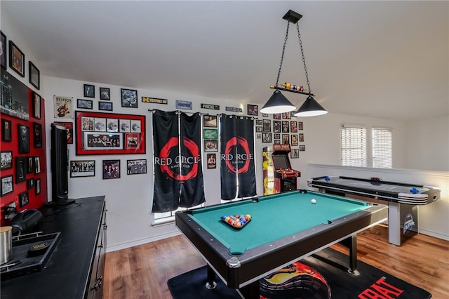 playroom featuring hardwood / wood-style flooring and billiards