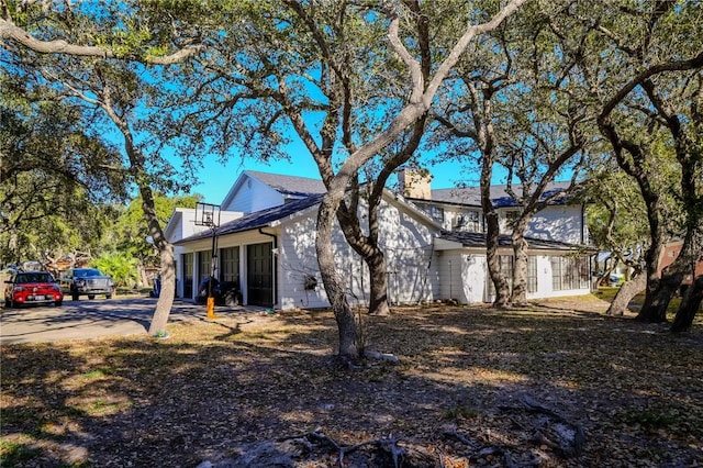 view of front of property