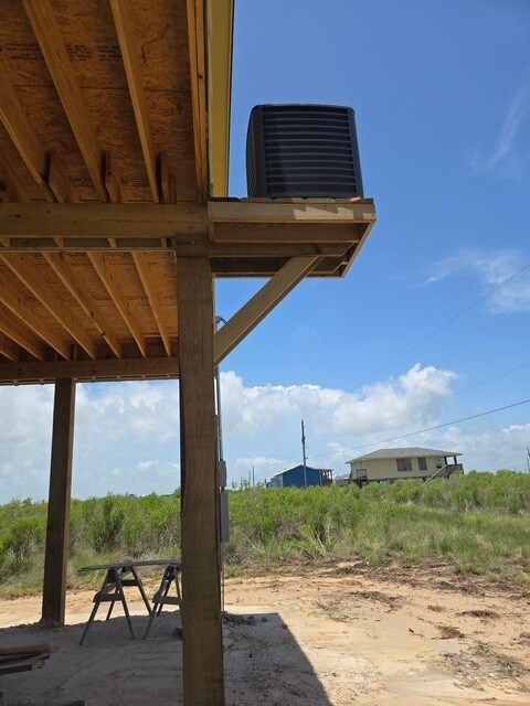 408 W Royal Oak Ln, Rockport, TX 78382 - photo 18