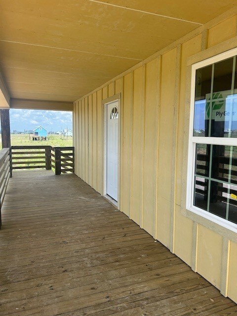408 W Royal Oak Ln, Rockport, TX 78382 - photo 5