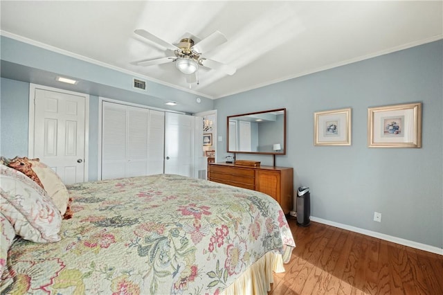 bedroom with ceiling fan, ornamental molding, and light hardwood / wood-style flooring