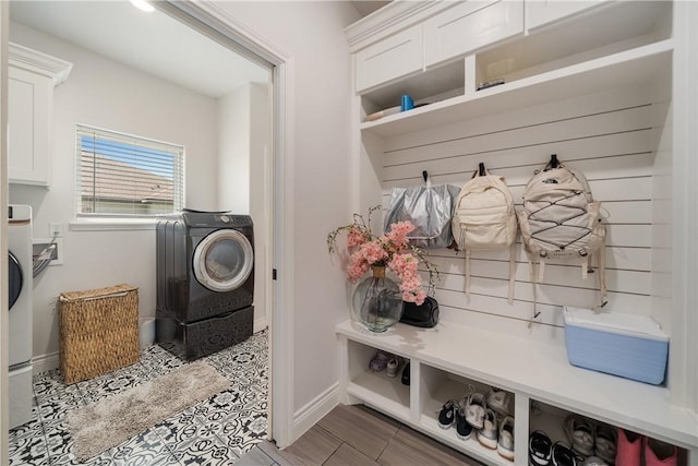 734 Buffalo Creek Dr, Corpus Christi, TX 78415 - mudroom with washer / dryer and baseboards