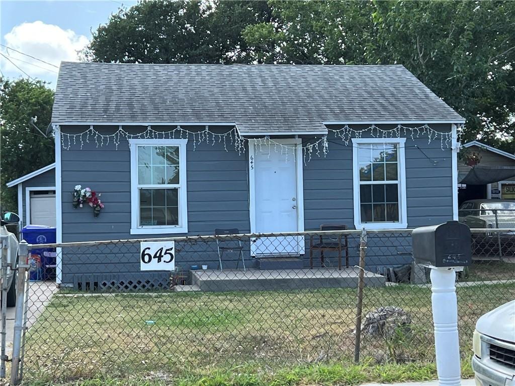 645 Vera Cruz St, Corpus Christi, TX 78405 - photo 1