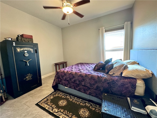 bedroom with ceiling fan