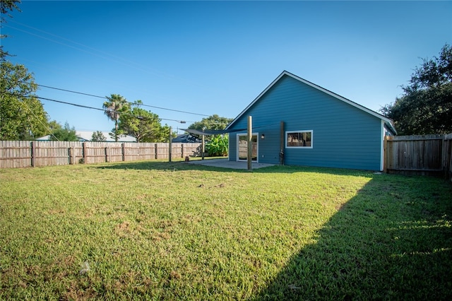 view of yard with a patio