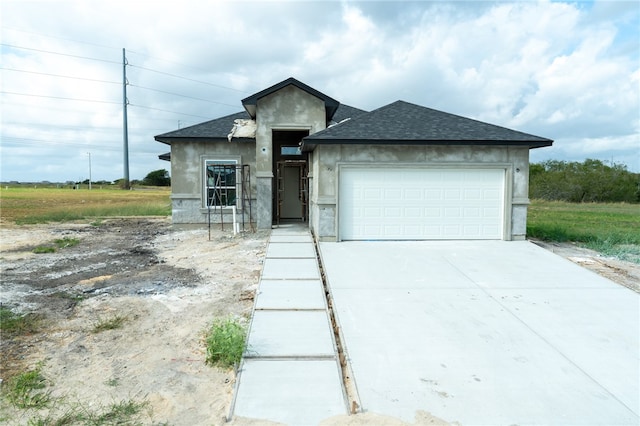 view of front facade featuring a garage