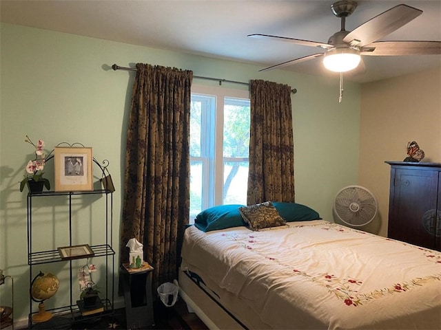 bedroom featuring ceiling fan