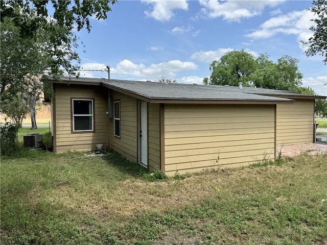 601 Mesquite St, George West, TX 78022 - photo 15