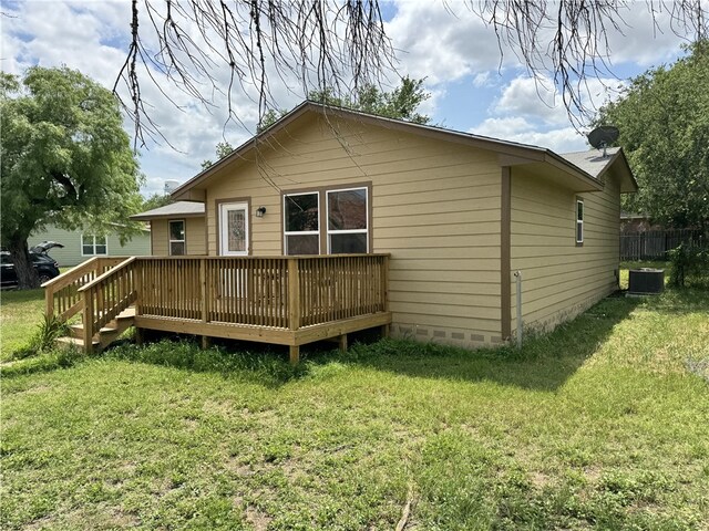 601 Mesquite St, George West, TX 78022 - photo 2