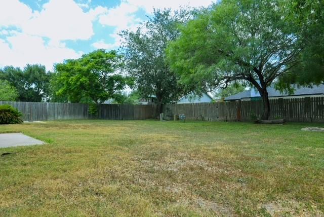 327 Birchwood Dr, Kingsville, TX 78363 - photo 17