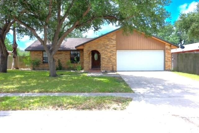 327 Birchwood Dr, Kingsville, TX 78363 - photo 1