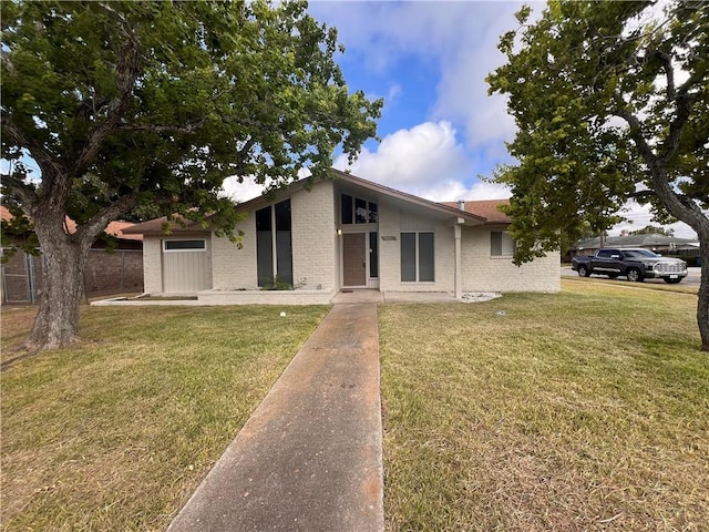 5801 Crestgrove Dr, Corpus Christi, TX 78415 - photo 1