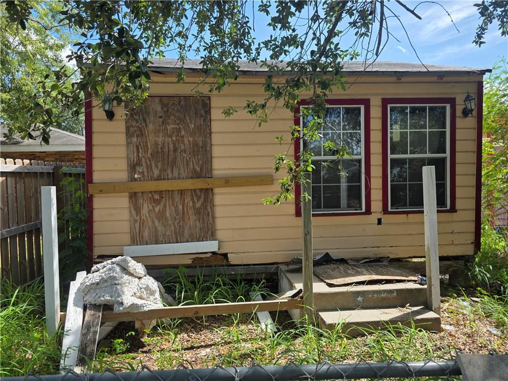 2624 Sonora St, Corpus Christi, TX 78405 - view of home's exterior