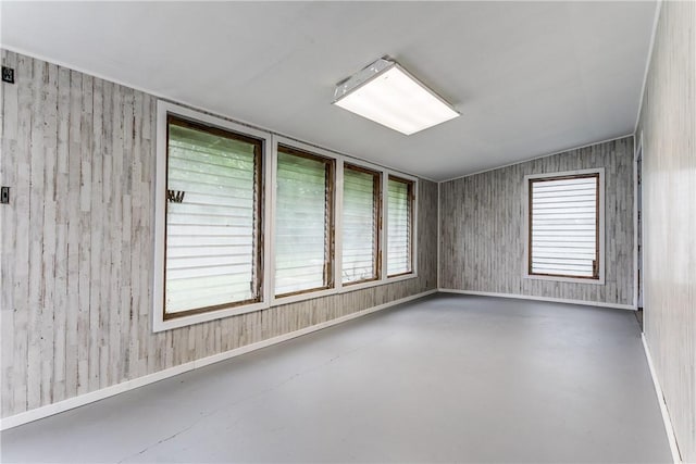 150 E Southcross Blvd, San Antonio, TX 78214 - unfurnished room featuring concrete floors