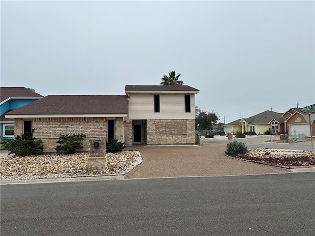 view of front facade featuring a garage