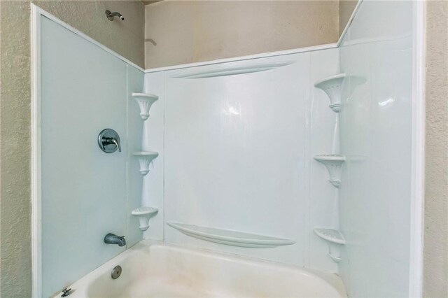 130 N Houston St, Aransas Pass, TX 78336 - full bath with bathtub / shower combination