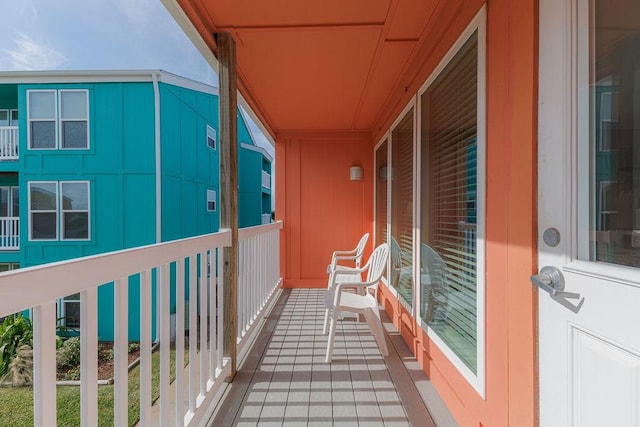 balcony featuring covered porch