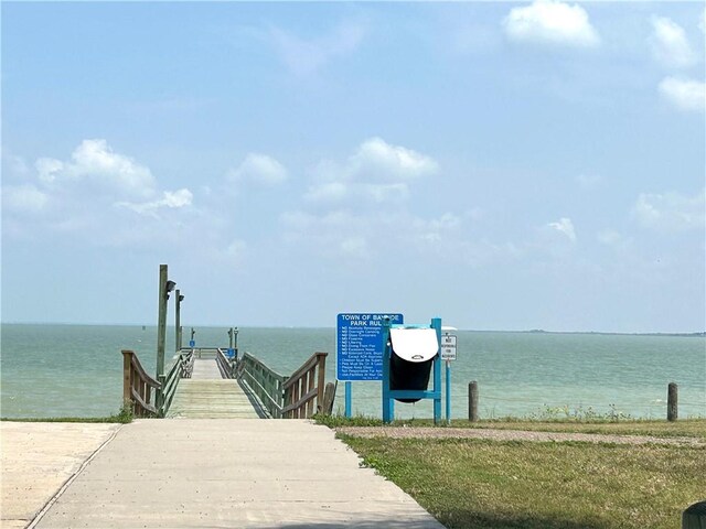 1011 First St, Bayside, TX 78340