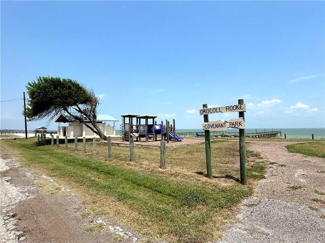 1011 First St, Bayside, TX 78340