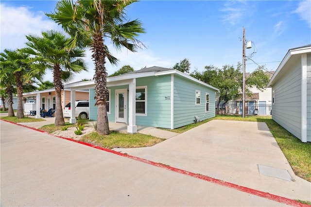 173 Oasis Cir, Rockport, TX 78382 - photo 2