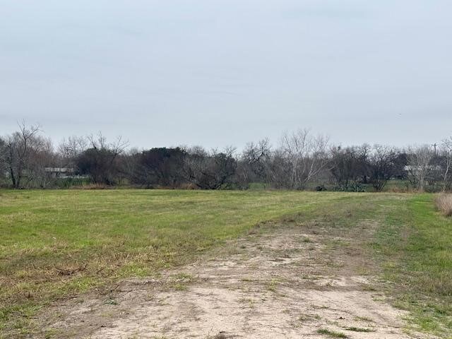 105 Voglesang, George West, TX 78022 - photo 22