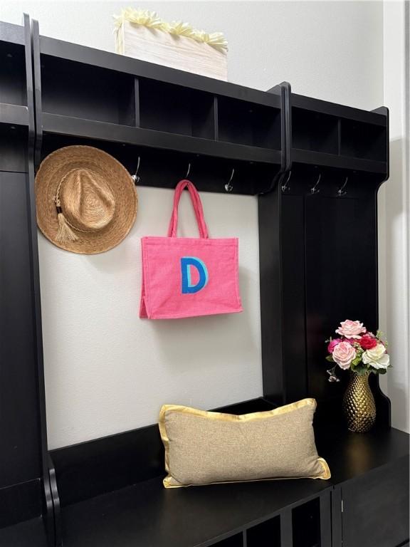 4122 Nadia Dr, Corpus Christi, TX 78414 - view of mudroom
