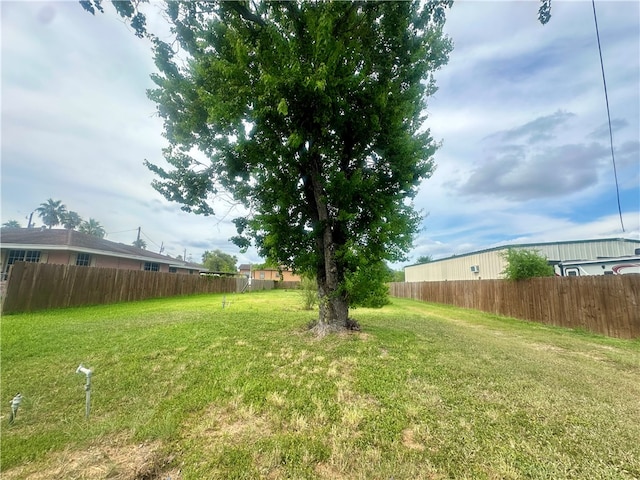 Listing photo 2 for 822 W Sinton St, Sinton TX 78387