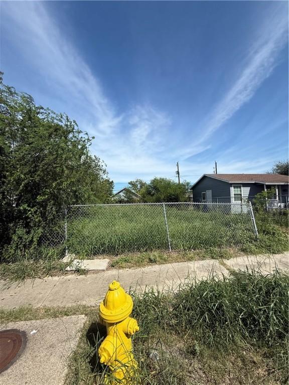 3242 Elgin St, Corpus Christi, TX 78405 - photo 3