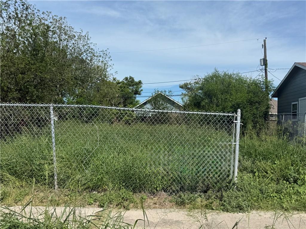 3242 Elgin St, Corpus Christi, TX 78405 - photo 1