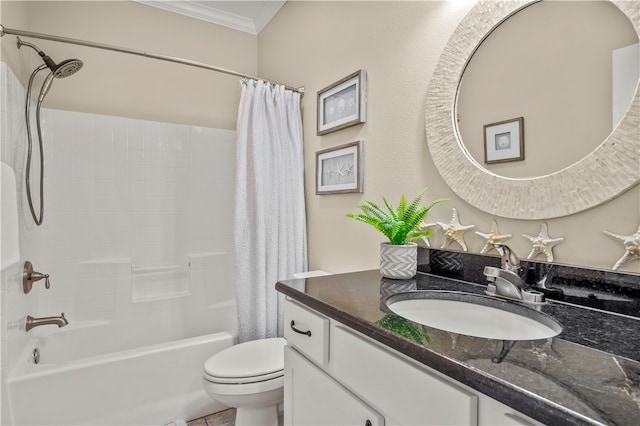 full bathroom featuring shower / bath combo with shower curtain, vanity, toilet, and ornamental molding