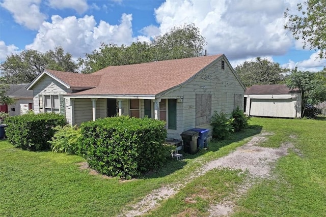 3655 Santa Fe St, Corpus Christi, TX 78411 - view of front of property featuring a front lawn and driveway