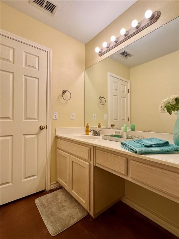 5906 Lindenwood Dr, Corpus Christi, TX 78414 - bathroom with vanity