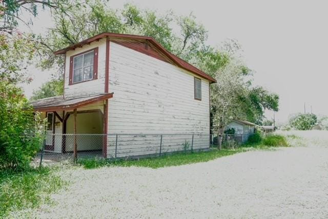 413 W Bennett St, Falfurrias, TX 78355 - photo 2