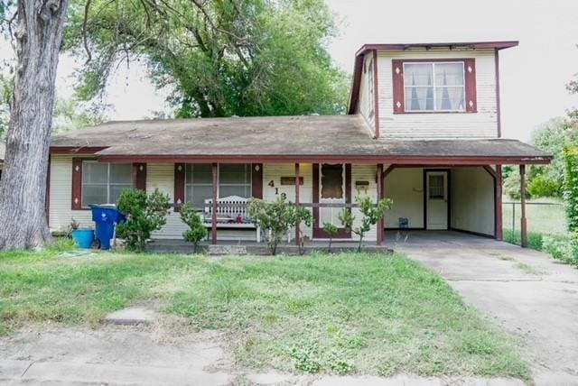 413 W Bennett St, Falfurrias, TX 78355 - photo 1