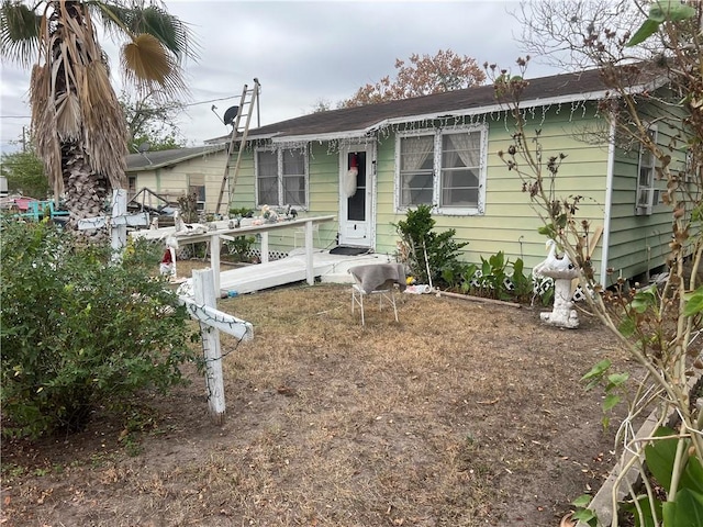 view of front of property