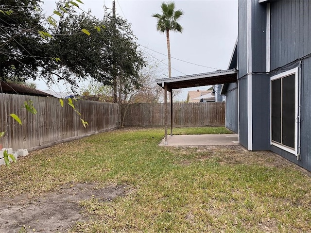 view of yard featuring a patio