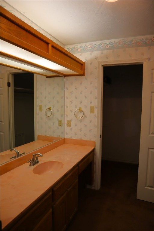 bathroom with vanity